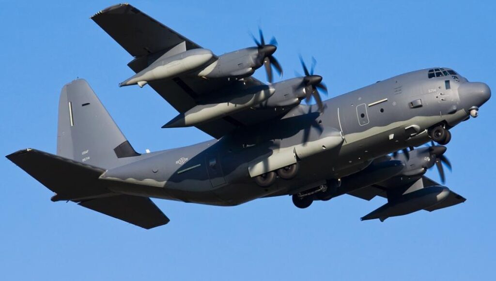 Швеция: американский MC-130J Commando II приземлился на автостраде и разгрузил HIMARS