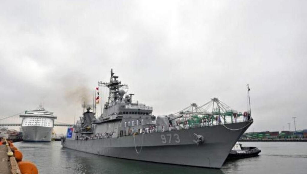 ВМС Южной Кореи получили 2-й модернизированный KDX I класса Gwanggaeto
