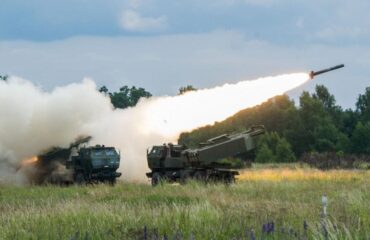 Американские HIMARS в действии (видео)
