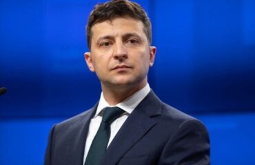 Украина разорвала дипломатические отношения с Россией