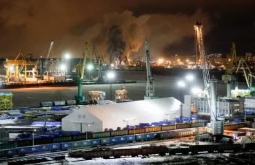 В результате пожара на судостроительном заводе “Северная верфь” нанесен ущерб корвету “Проворный”