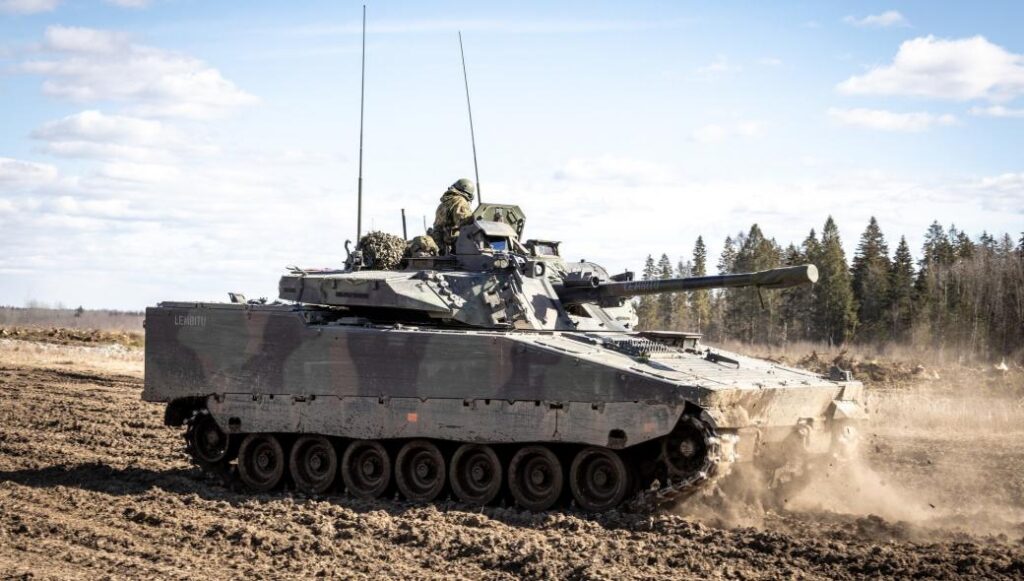 Эстония: 44 бронемашины CV-9035EE будут оснащены FGM-148 Javelin