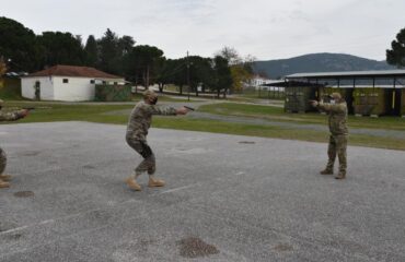 Обучение армянской армии “красными беретами” Греции