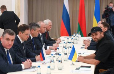 Переговоры российской и украинской делегаций еще продолжаются