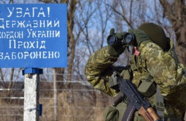 Украина вводит режим чрезвычайного положения по всей стране из-за эскалации в Донбассе