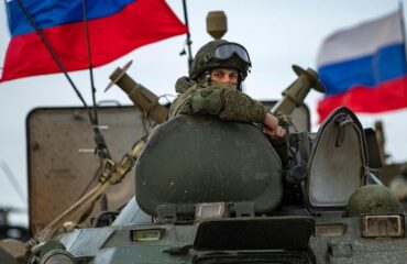 “Дни Курска” под Мариуполем: 2 российских танка уничтожили 9 танков и ТОМА ВСУ, а также 90 украинских неонацистов в Мариуполе