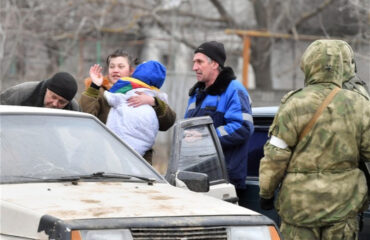 Украина открыла гуманитарные коридоры для мирных граждан, желающих выехать из городов, но не в Россию