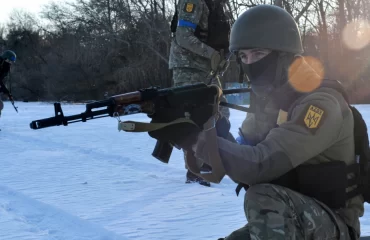 Немыслимо: Amazon продает продукцию с символикой неонацистского батальона “Азов” 