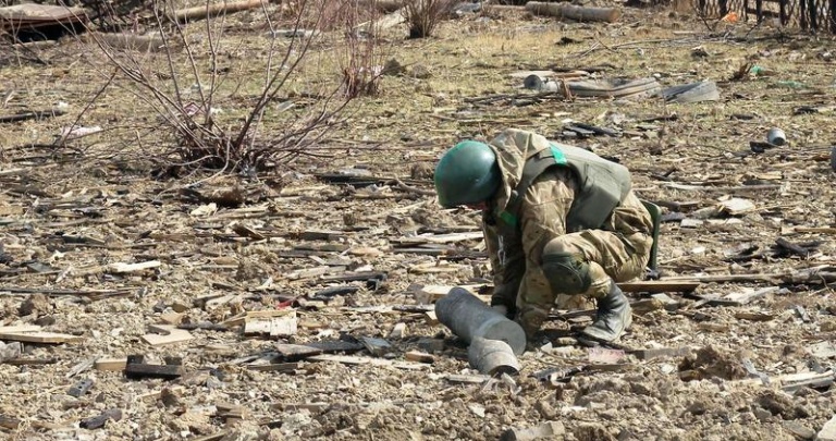 Российские военные начали разминирование полей вокруг Херсона