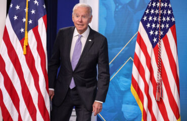 Global Times назвала высказывания Байдена о Путине неразумными и безответственными