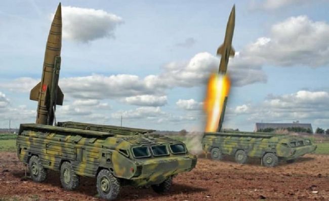 Раскол среди защитников Мариуполя: ВСУ обстреливают место базирования силовиков “Азова”