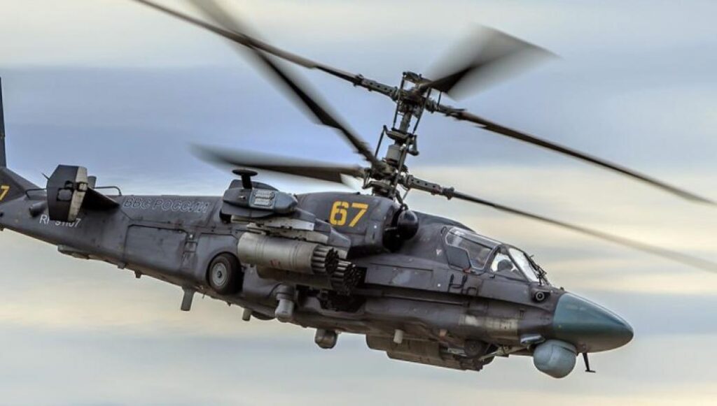 Видео: Российский Ка-52 избежал удара украинского «Стингера»