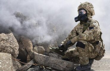 Странные поставки боеприпасов и техники из США на Украину “на случай химических и биологических атак”