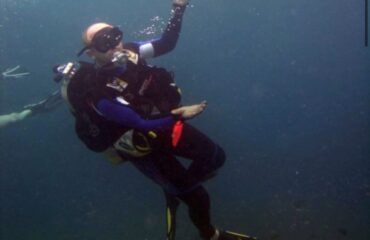 Комментируя затопление крейсера “Москва”, министр обороны Украины разместил свое фото с аквалангом