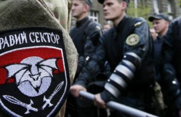 Видео: Российские силы нанесли удар по Правому сектору” в Донбассе