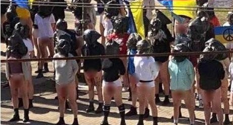 В Латвии прошел протест “без трусов” против военной операции России на Украине