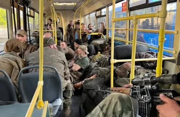 Минобороны: За сутки сдались в плен еще 694 украинских боевиков, заблокированных на “Азовстали” (фото)