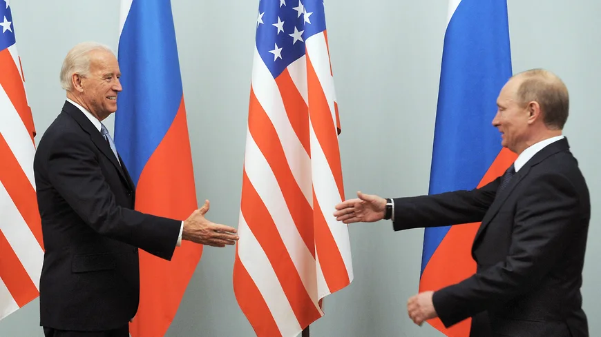 Западные аналитики: США толкают Россию к глобальному конфликту