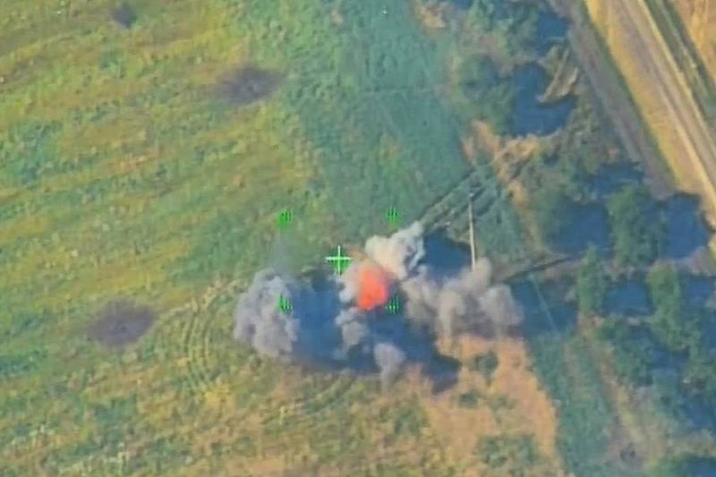 Показано уничтожение двух гаубиц M777 высокоточными снарядами Показано уничтожение двух гаубиц M777 высокоточными снарядами «Краснополь»