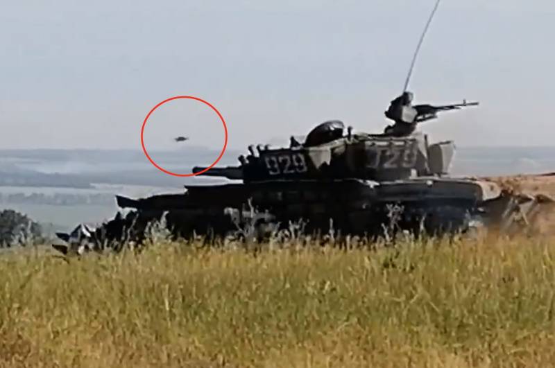 Танк Т-72 союзных сил выдержал прямой удар украинской ПТУР (видео)