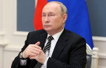 Путин провел очное совещание с постоянными членами Совбеза РФ