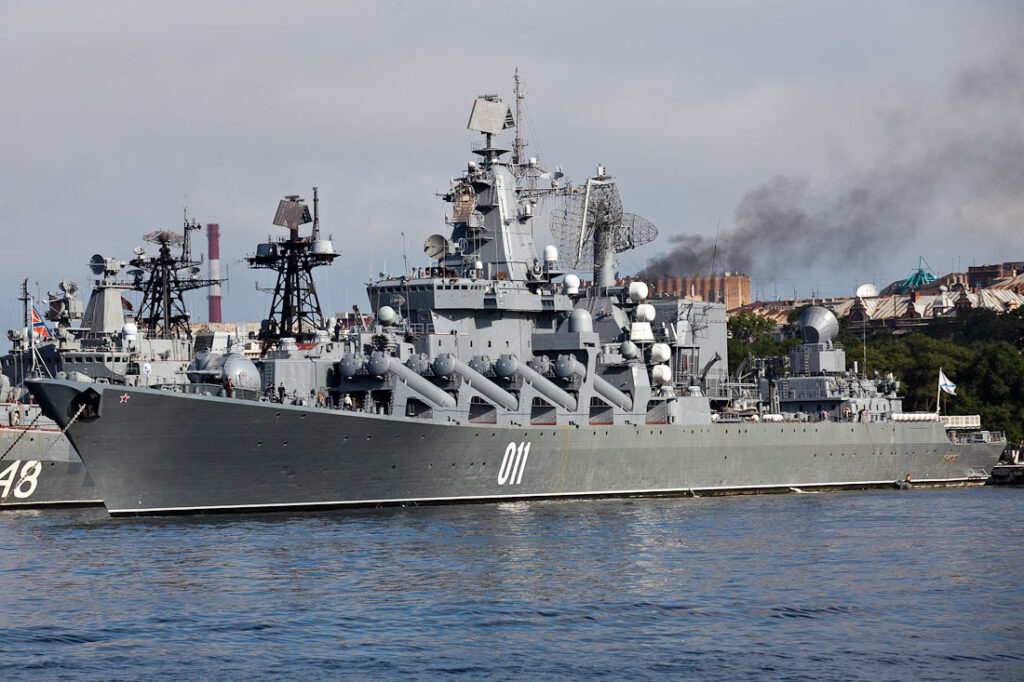 Отряд ТОФ с крейсером «Варяг» во главе вышел в море для совместных учений с КНР