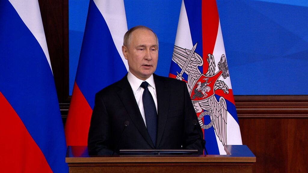Путин заявил, что стратегические противники России ставят цель дезинтегрировать ее