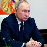 Путин поручил Шойгу ввести 6-7 января режим прекращения огня на линии боевого соприкосновения на Украине