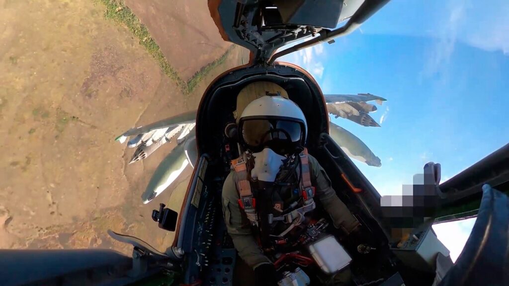 Су-25 ударили ракетами по военным объектам и технике ВСУ на Донецком направлении