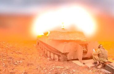 Расчеты гаубиц «Гвоздика» ВДВ уничтожили под Соледаром командный пункт ВСУ